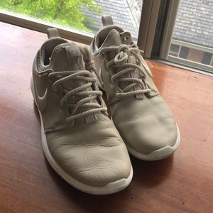 Nike Sneakers in Beige - Only worn twice